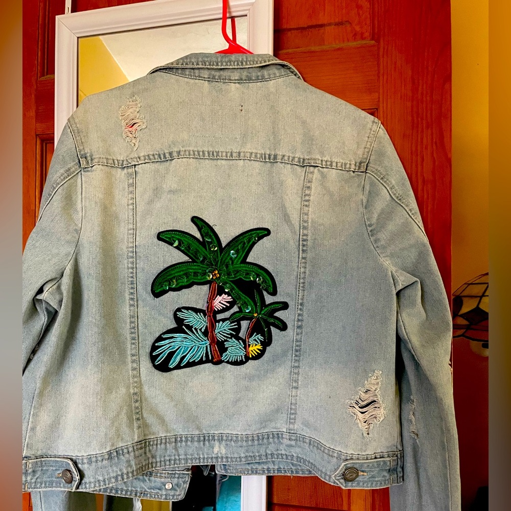 NWOT Pineapple and Palm Tree Distressed Denim Jacket SIZE L